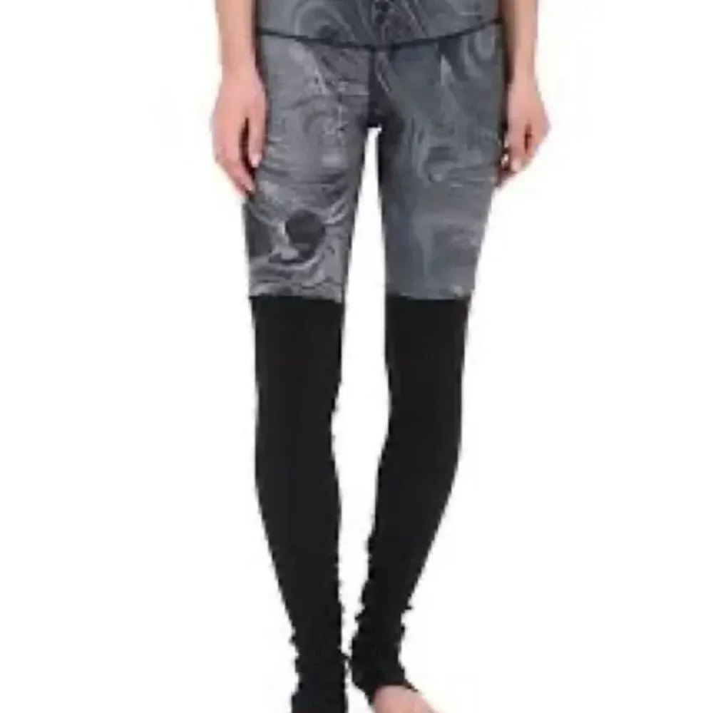 Alo Yoga Goddess‎ Scrunched Leggings Marble Black XXS